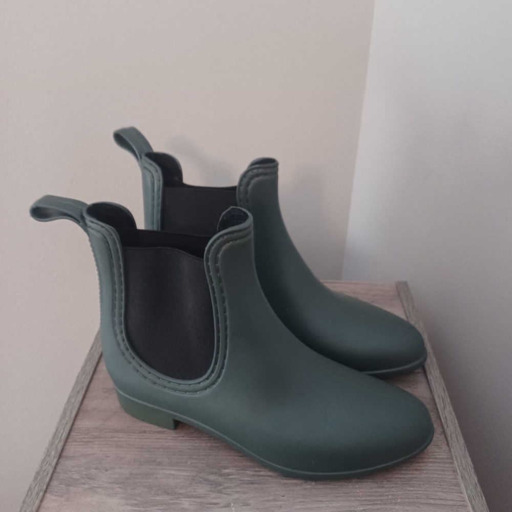 REPORT Chelsea Rainboots Wmns Sz 5